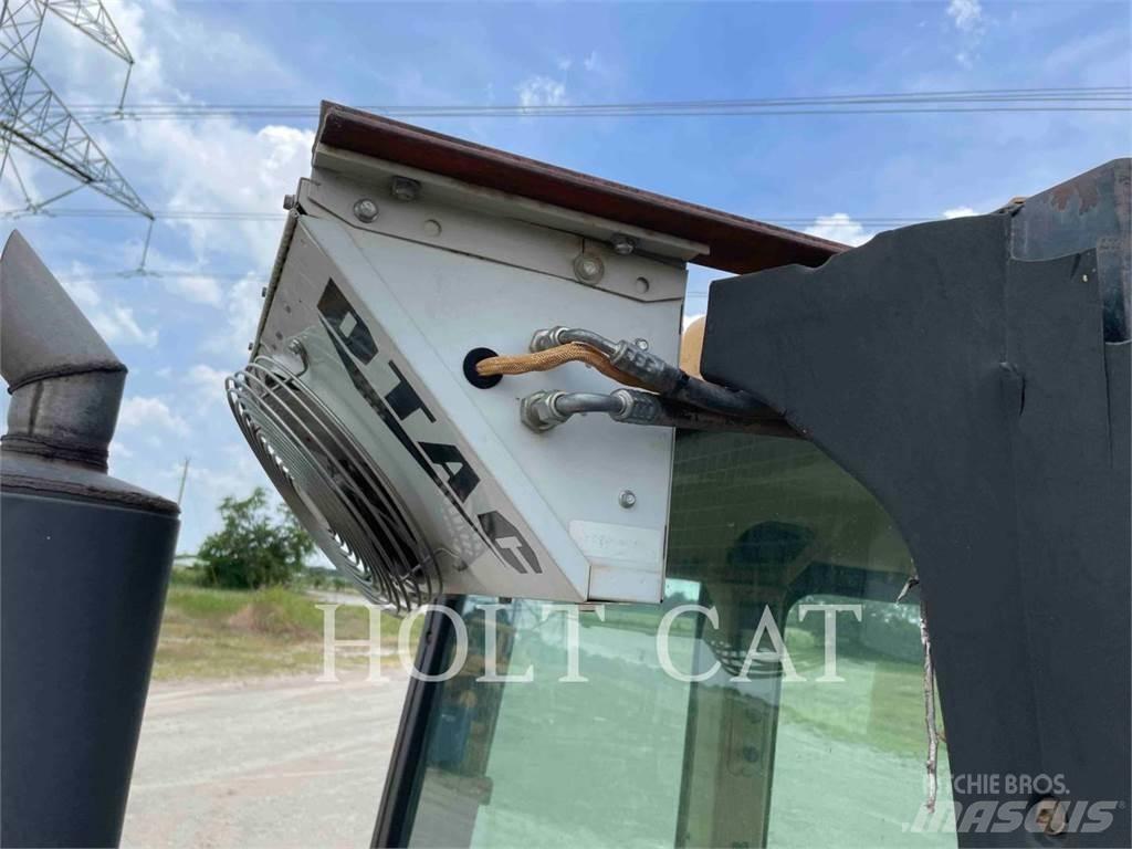 CAT 953C Гусеничные фронтальные погрузчики
