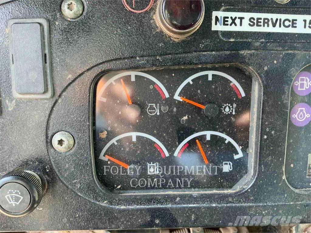 CAT 953C Гусеничные фронтальные погрузчики