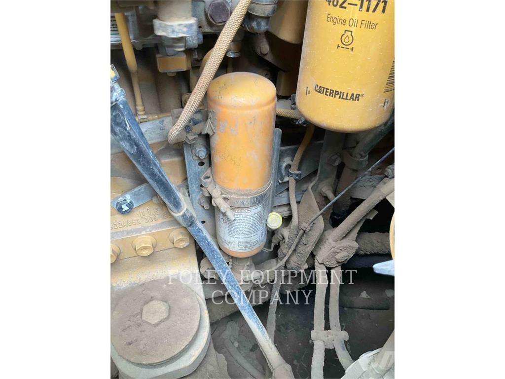 CAT 953D Гусеничные фронтальные погрузчики