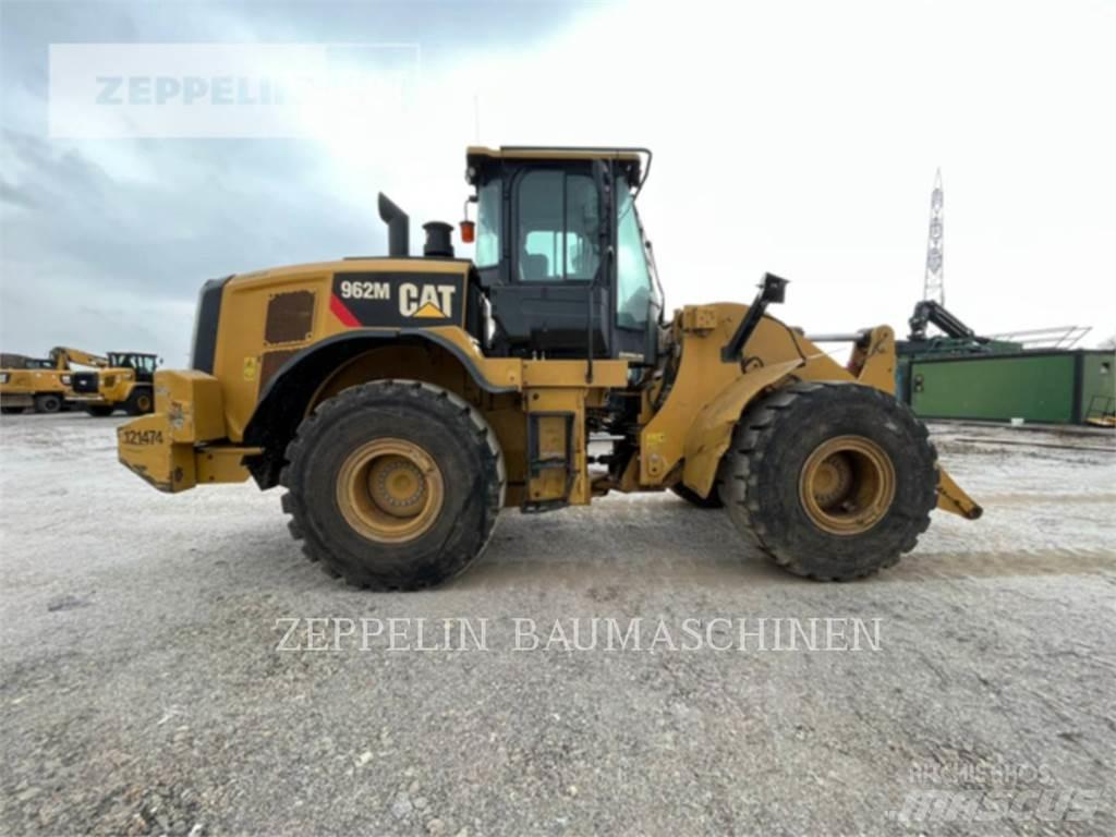 CAT 962M Фронтальные погрузчики