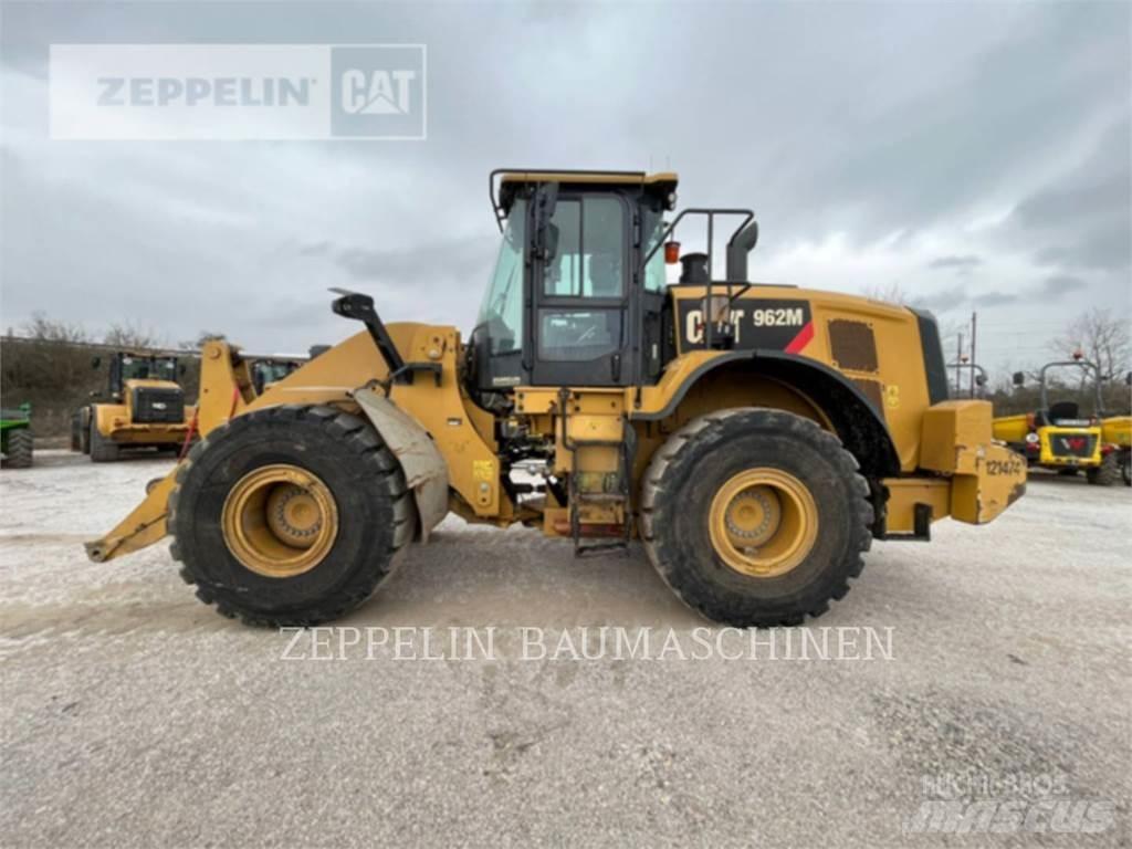 CAT 962M Фронтальные погрузчики