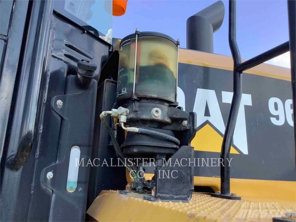 CAT 962M Фронтальные погрузчики