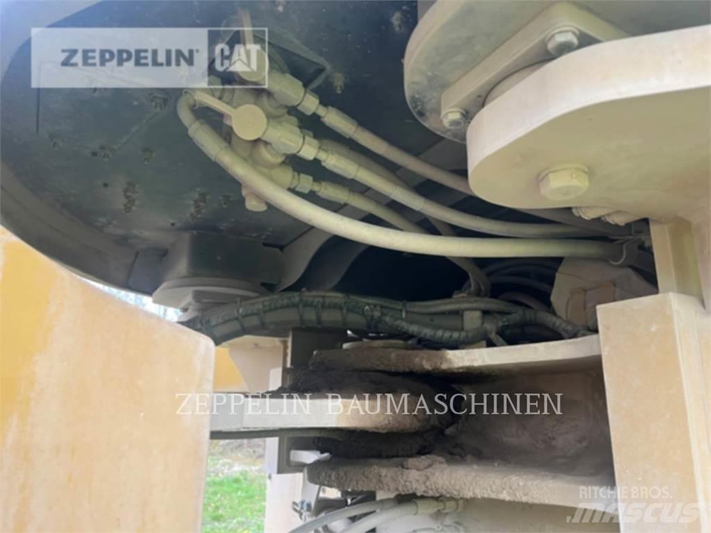 CAT 962M Фронтальные погрузчики