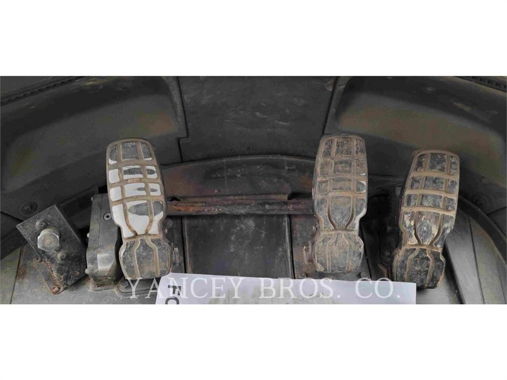 CAT 962M Фронтальные погрузчики