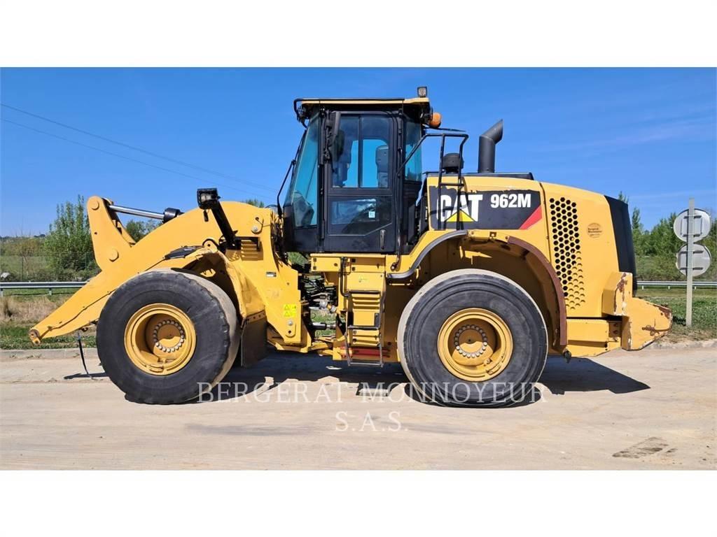 CAT 962M Фронтальные погрузчики