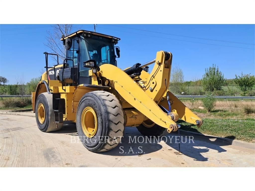 CAT 962M Фронтальные погрузчики