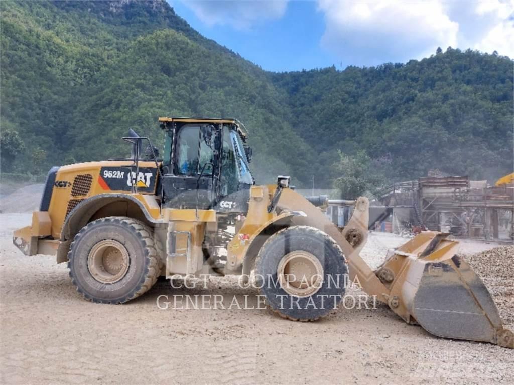 CAT 962M Фронтальные погрузчики