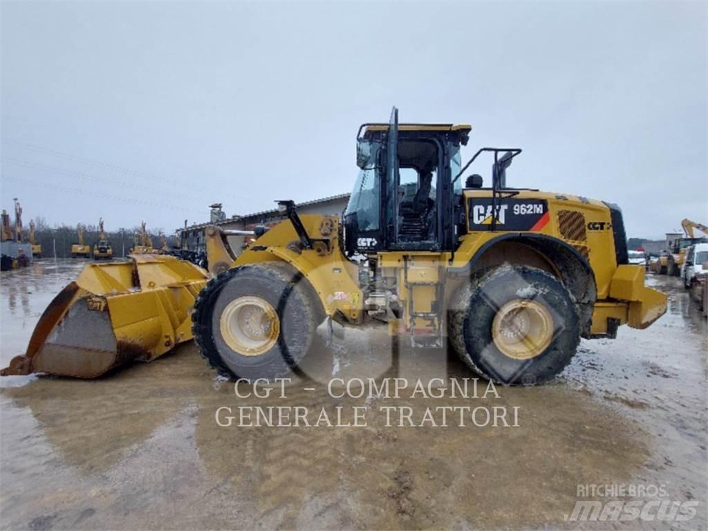 CAT 962M Фронтальные погрузчики