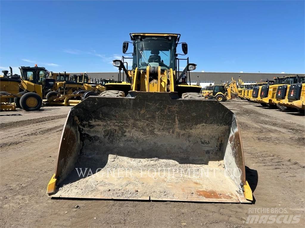 CAT 962M Фронтальные погрузчики