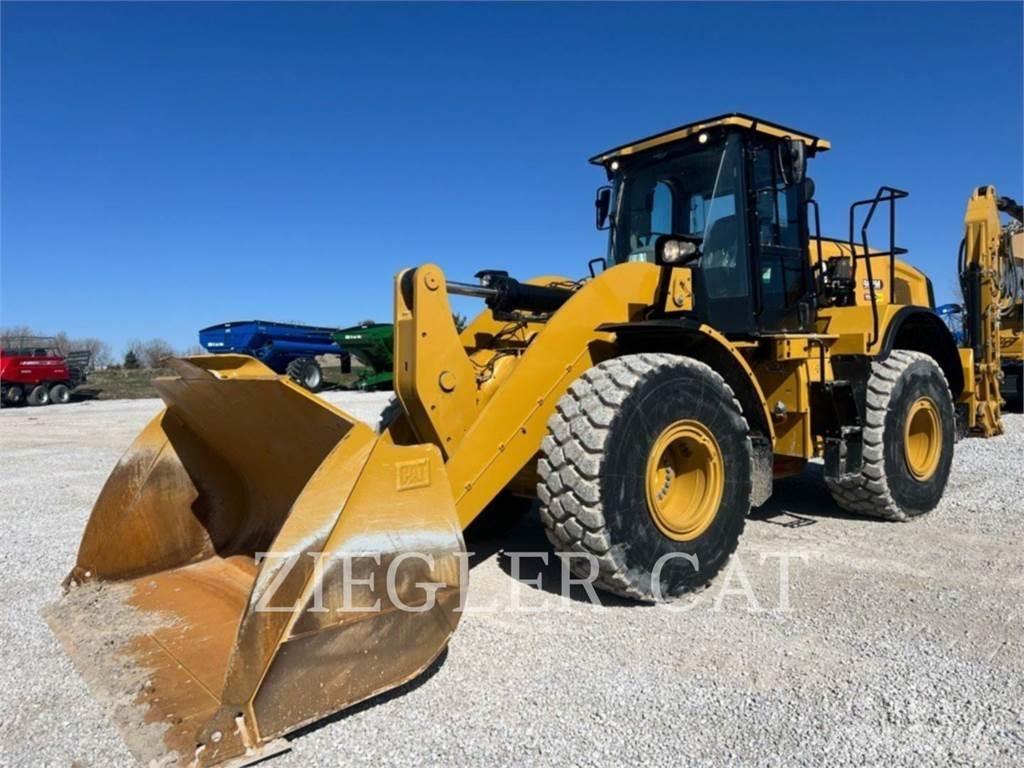 CAT 962M Фронтальные погрузчики
