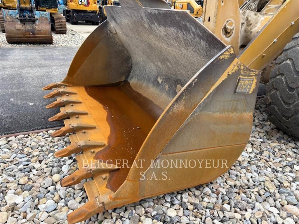 CAT 962M Фронтальные погрузчики