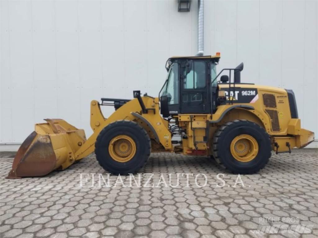CAT 962M Фронтальные погрузчики