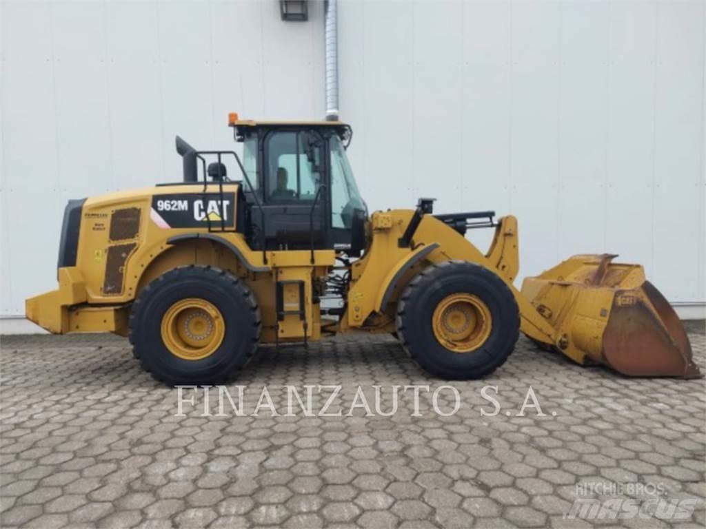 CAT 962M Фронтальные погрузчики