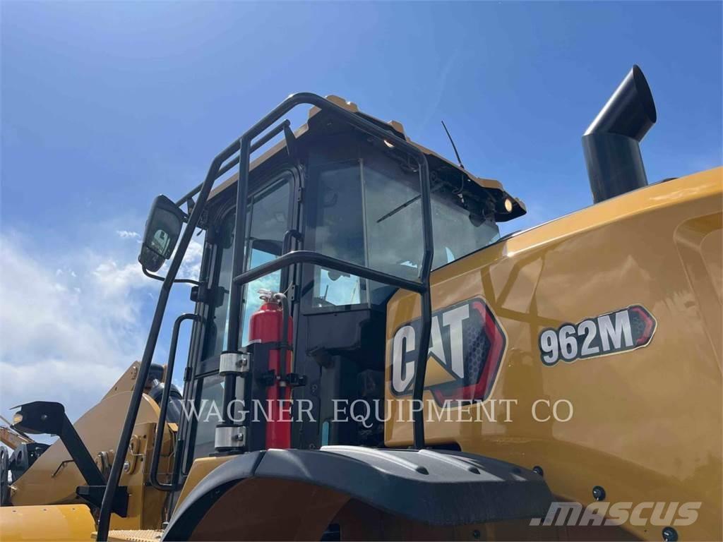 CAT 962M Фронтальные погрузчики