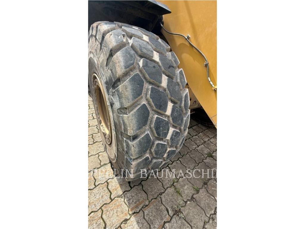 CAT 962M Фронтальные погрузчики