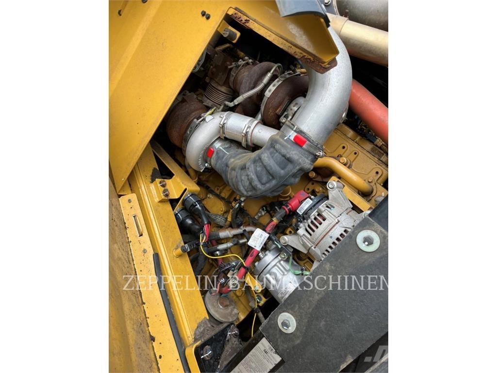 CAT 962M Фронтальные погрузчики
