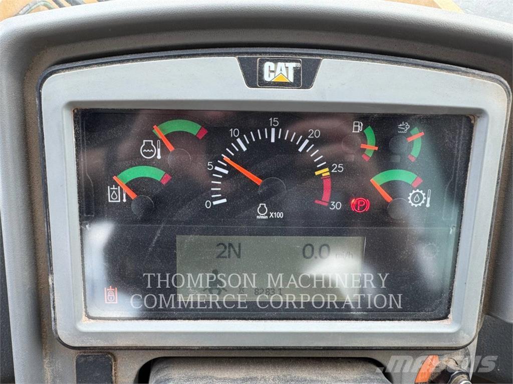 CAT 962M Фронтальные погрузчики