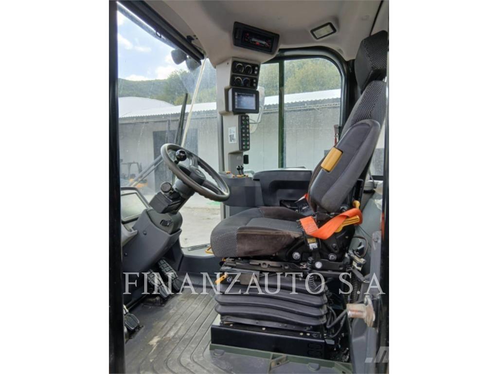 CAT 962M Фронтальные погрузчики