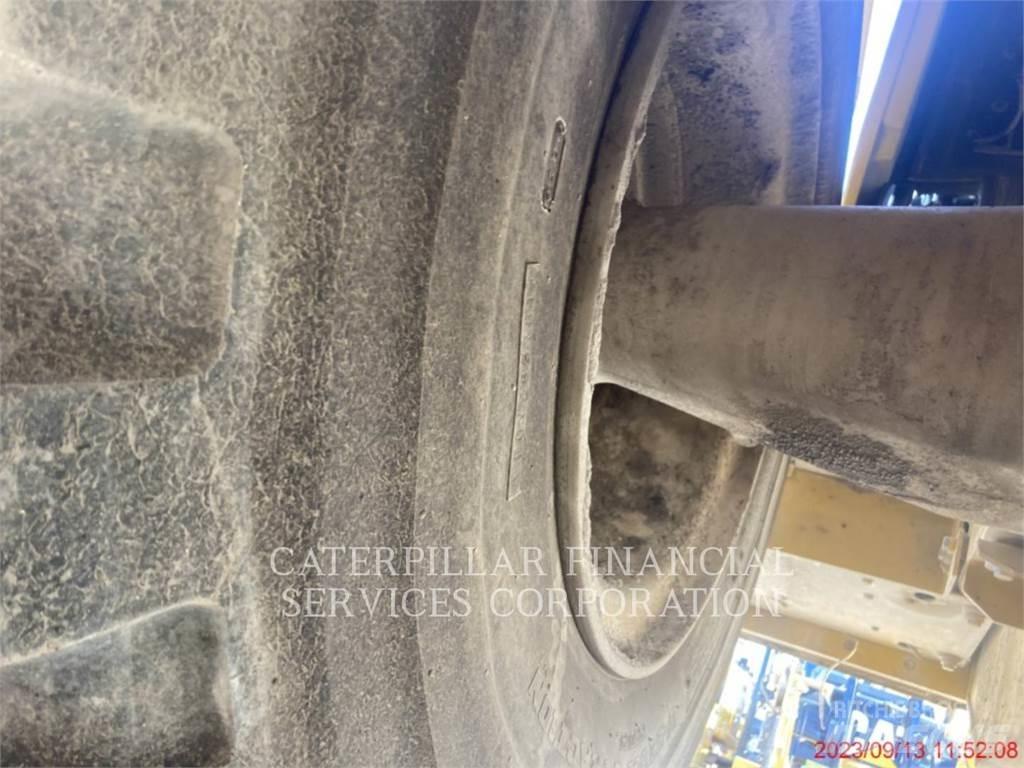 CAT 962M Фронтальные погрузчики