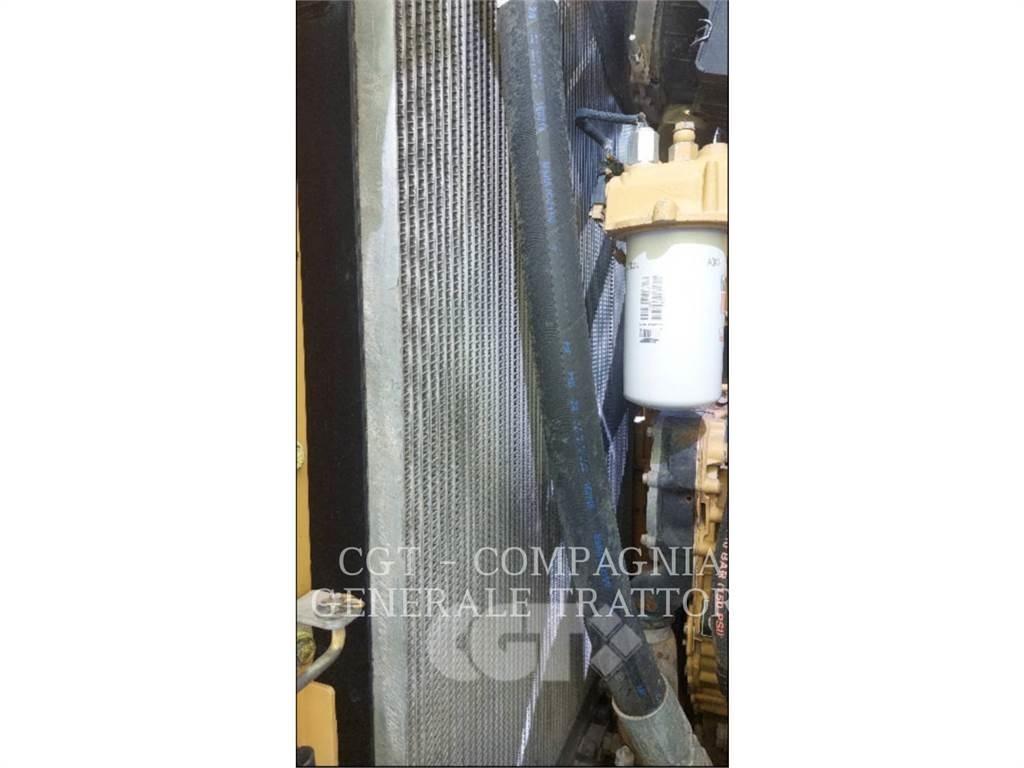 CAT 963D Гусеничные фронтальные погрузчики