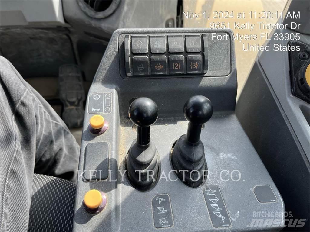 CAT 966 Фронтальные погрузчики