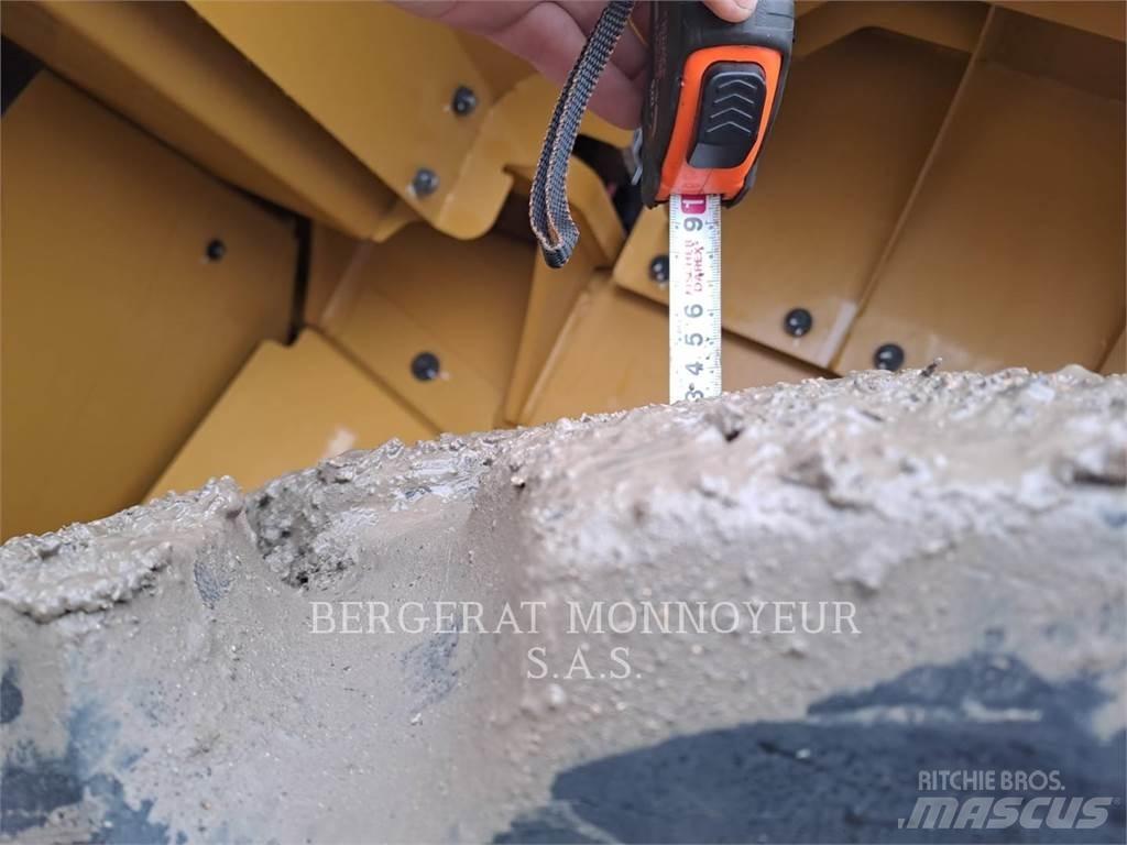 CAT 966 Фронтальные погрузчики