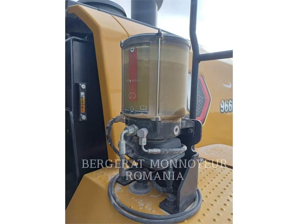 CAT 966 M Фронтальные погрузчики
