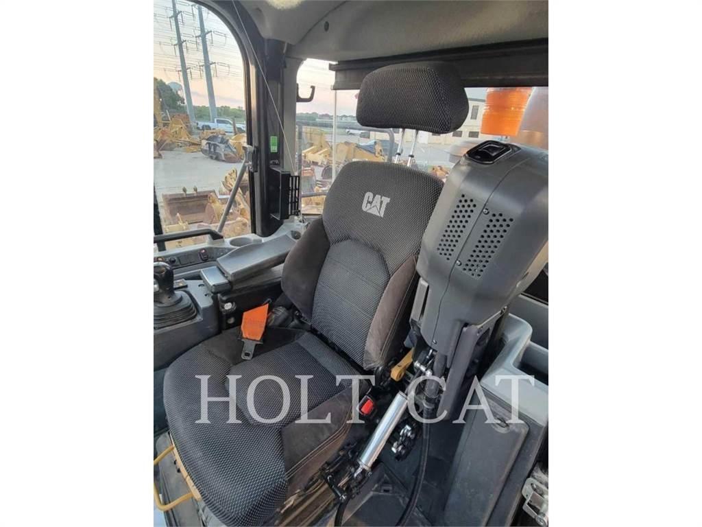 CAT 966 QC Фронтальные погрузчики