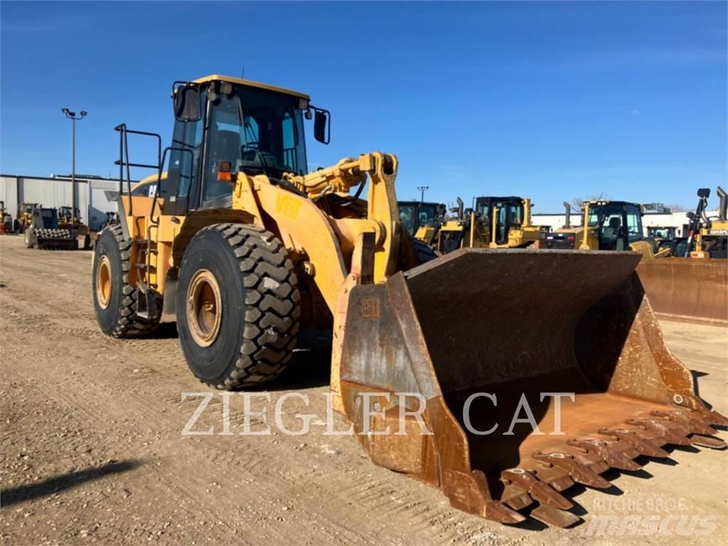 CAT 966G Фронтальные погрузчики