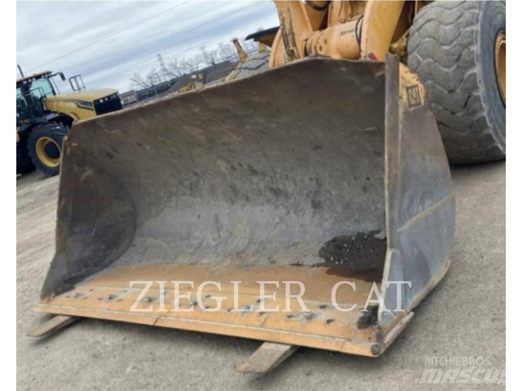CAT 966G Фронтальные погрузчики