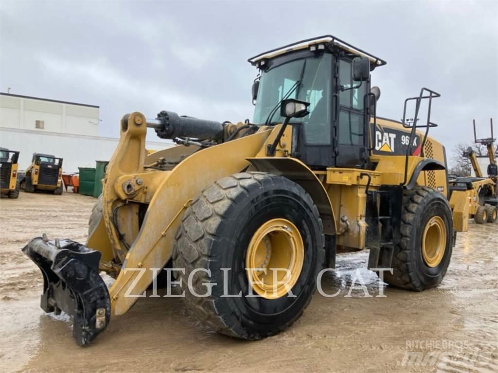 CAT 966K Фронтальные погрузчики