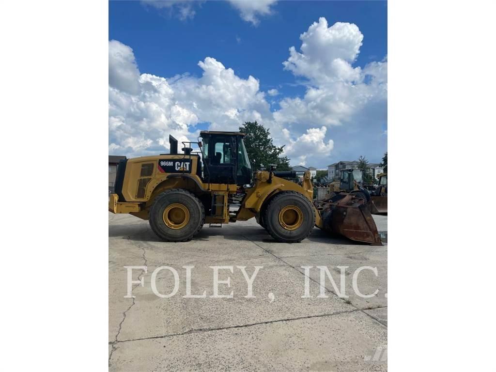CAT 966M Фронтальные погрузчики