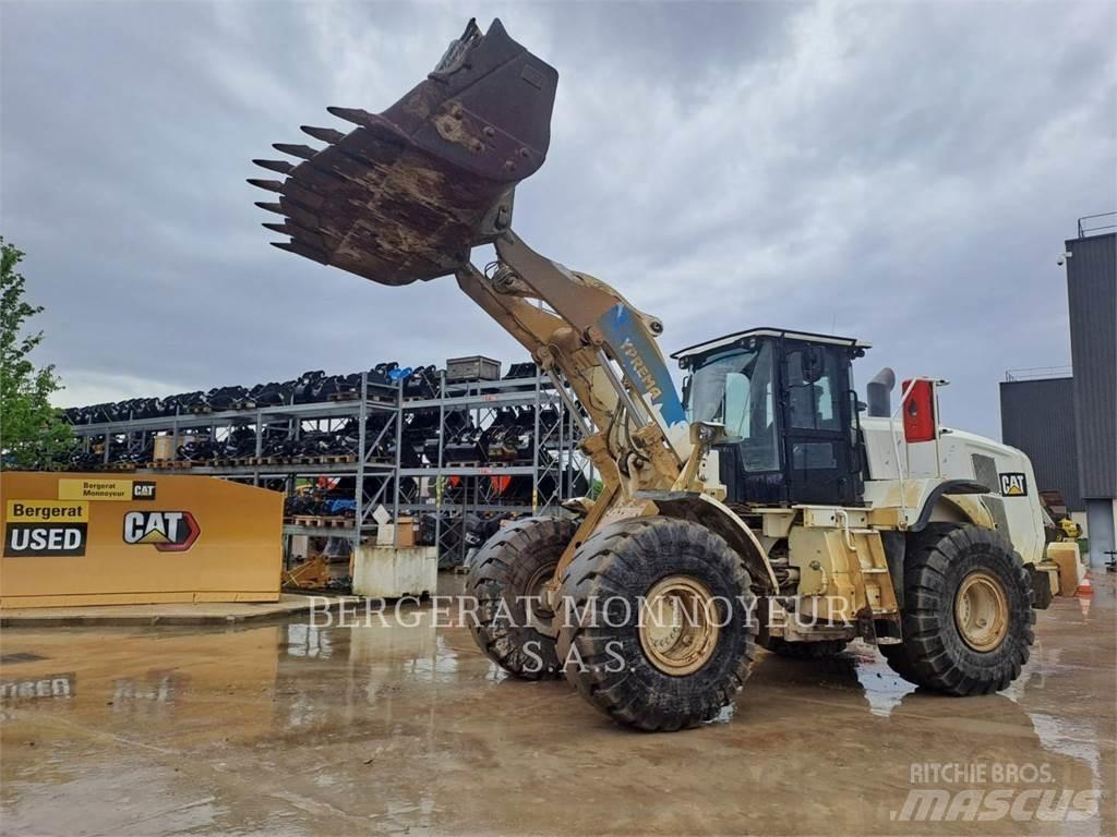 CAT 966M Фронтальные погрузчики
