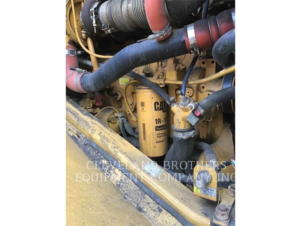 CAT 966M Фронтальные погрузчики
