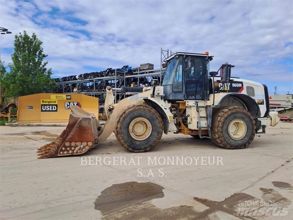 CAT 966M Фронтальные погрузчики