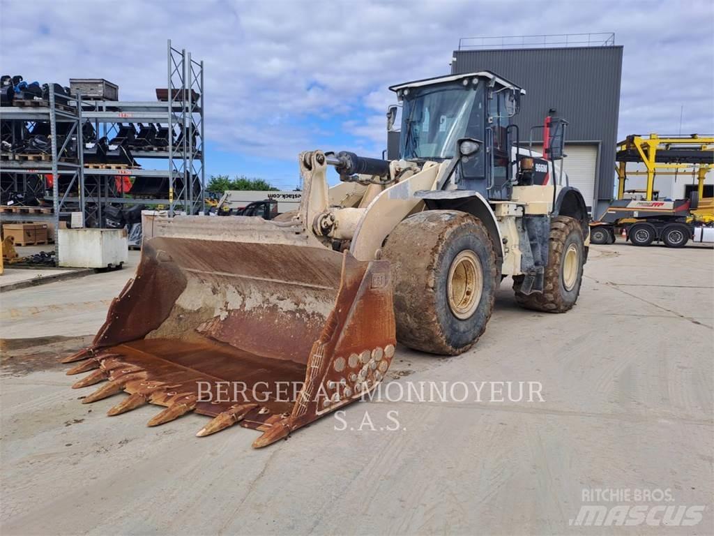 CAT 966M Фронтальные погрузчики