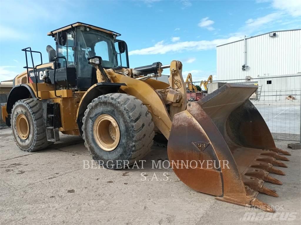 CAT 966M Фронтальные погрузчики