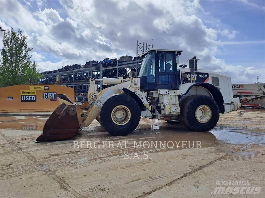 CAT 966M Фронтальные погрузчики