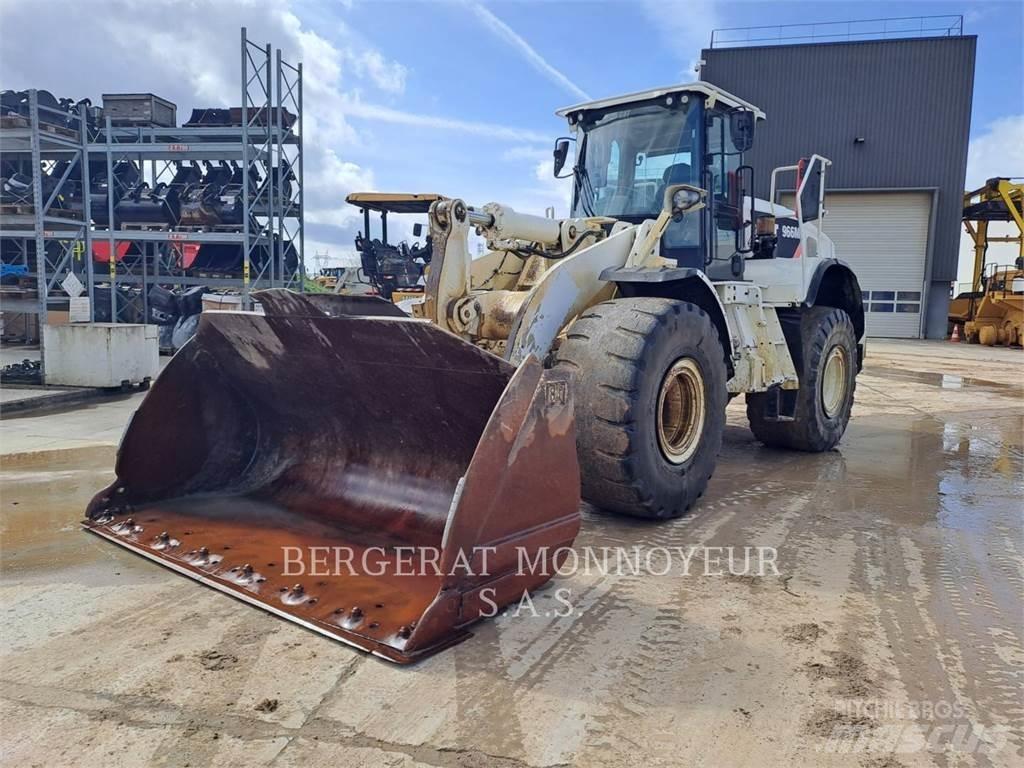 CAT 966M Фронтальные погрузчики