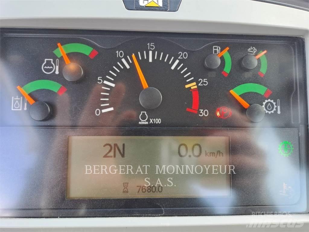CAT 966M Фронтальные погрузчики