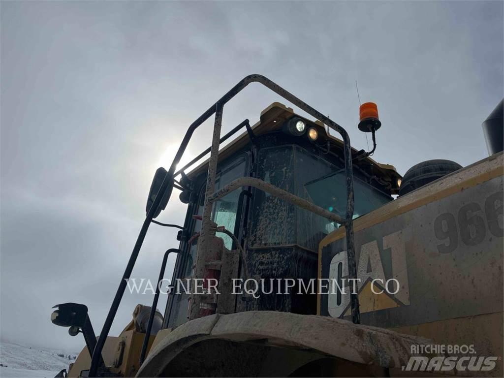 CAT 966M Фронтальные погрузчики