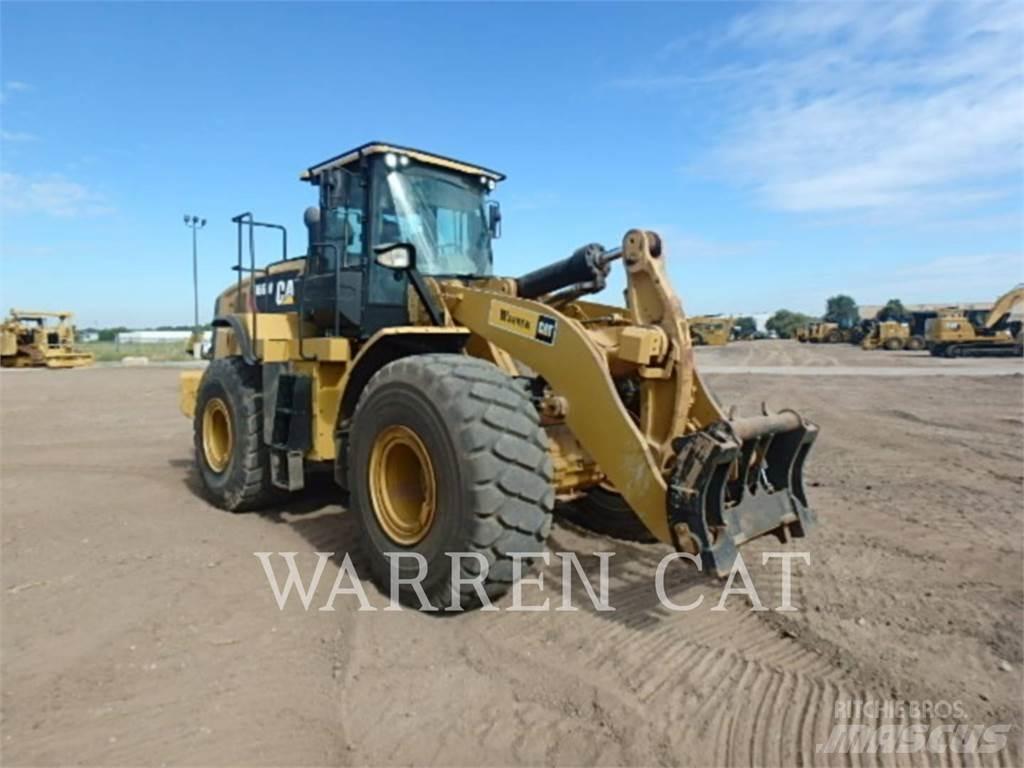 CAT 966M Фронтальные погрузчики