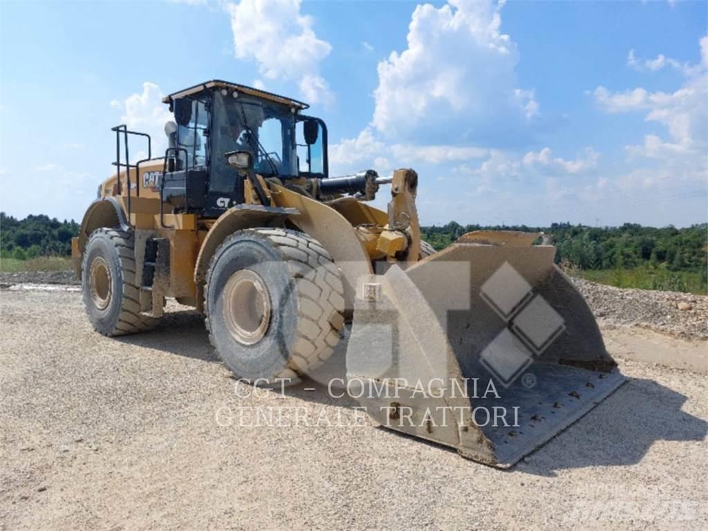 CAT 966M Фронтальные погрузчики