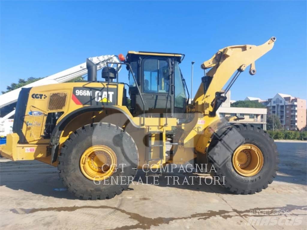 CAT 966M Фронтальные погрузчики