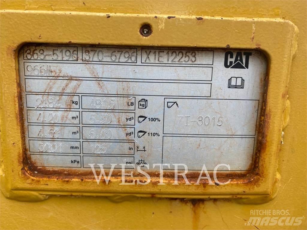 CAT 966M Фронтальные погрузчики