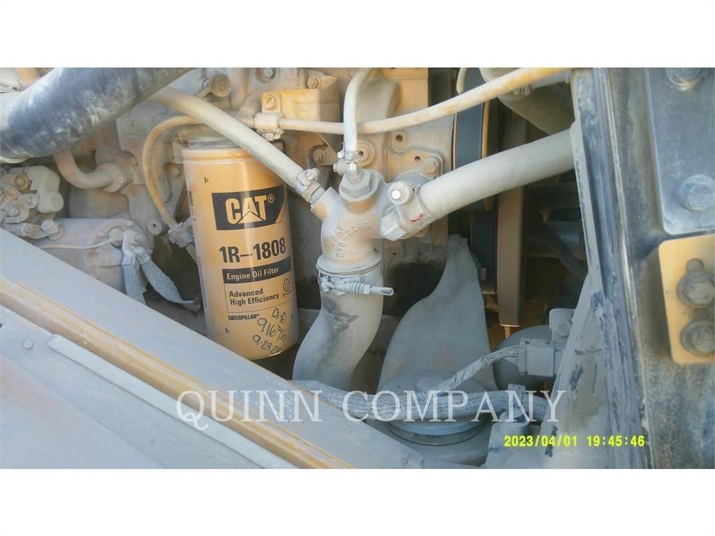 CAT 966M Фронтальные погрузчики