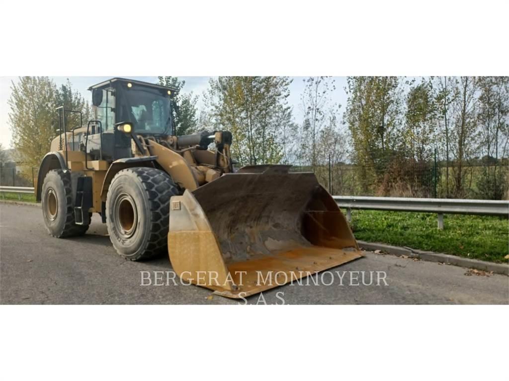 CAT 966M Фронтальные погрузчики