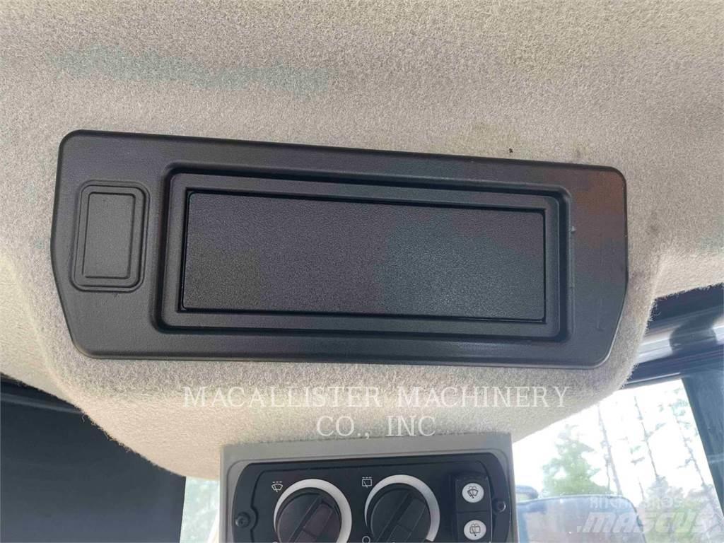 CAT 966M Фронтальные погрузчики
