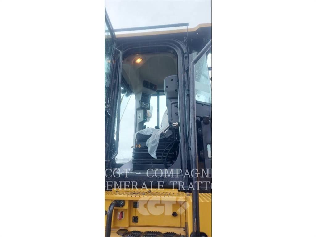 CAT 966M Фронтальные погрузчики