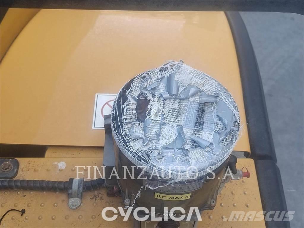 CAT 966M Фронтальные погрузчики